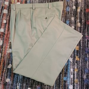 Haggar pleat front khaki trouser pants